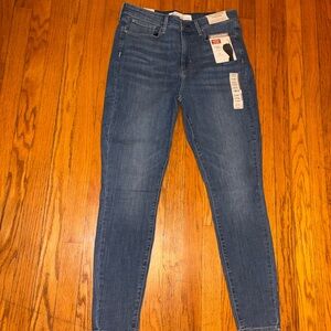 Levi's Women's Medium Blue Skinny Jeans